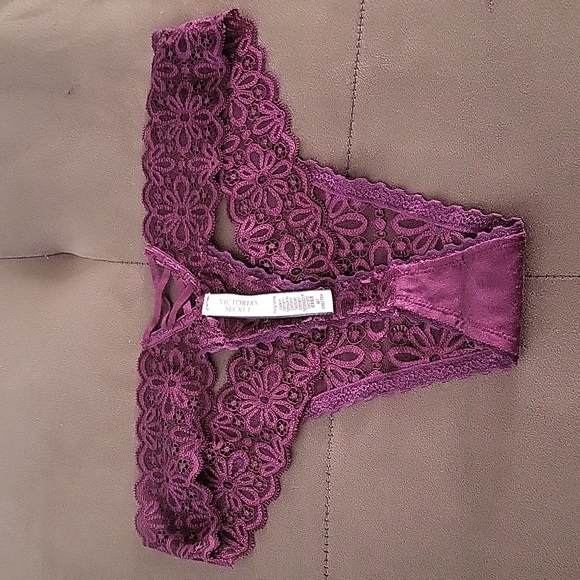 Victoria's Secret panties thong Medium - Picture 3 of 3